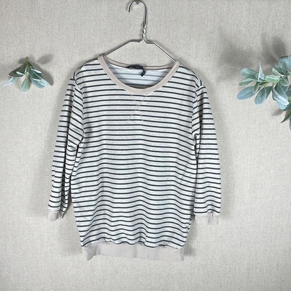 Doe & Rae Tops - Doe and Rae > Crew Neck Striped Quarter Sleeve Sweatshirt Small